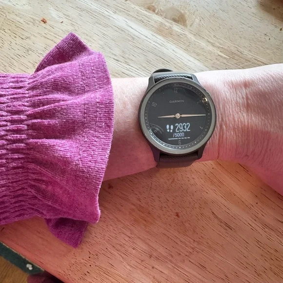 Garmin Vivomove Sport Hybrid Smartwatch in Cocoa - Picture 4 of 15